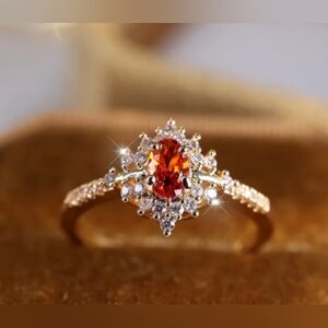 5/20 Elegant Gold and Red Gemstone Ring ♥️ Size 8